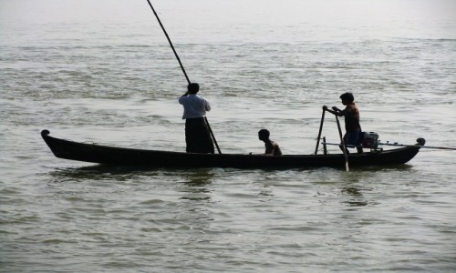 Zdjcie MYANMAR / okolice Mandalay / rzeka Irawadi midzy Mandalay a Mingun. / na rzece