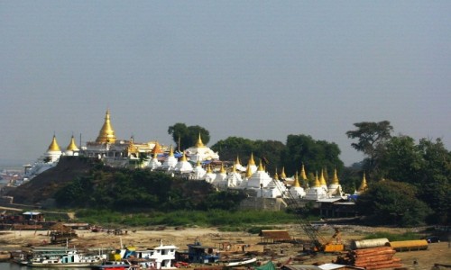 Zdjcie MYANMAR / okolice Mandalay / Sagaing / Wzgrza Sagaing