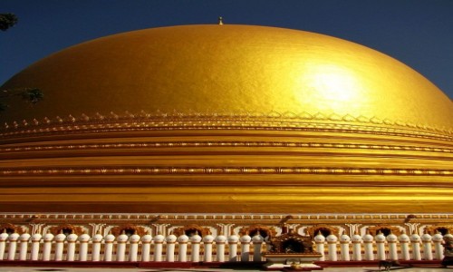 Zdjcie MYANMAR / okolice Mandalay / Sagaing / Kaunghmudaw Paya