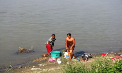 Zdjcie MYANMAR / centralny Myanmar / Nyaung OO / na brzegu Irawadi