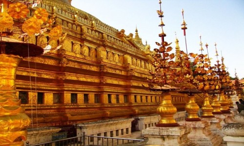 Zdjecie MYANMAR / centralny Myanmar / Bagan / Shwezigon Paya