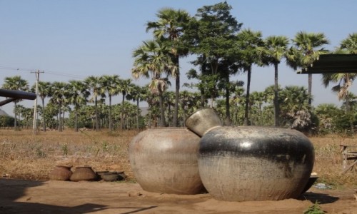 Zdjecie MYANMAR / Mandalay / okolice Bagan / naczynia