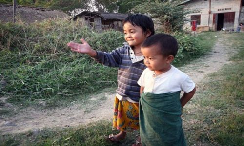Zdjęcie MYANMAR / Płd.Birmy / Nad Jez.INLE / DROGOWSKAZ