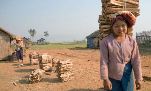 Zdjecie MYANMAR / brak / Nyaungshwenad nad j.INLE / W drodze na targ
