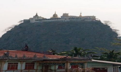 Zdjecie MYANMAR / brak / Góra POPA Swieta Góra Bogów / * * *