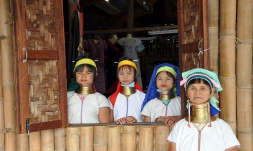 Zdjecie MYANMAR / brak / Inle Lake / Jedne z mieszkanek Inle Lake Kobiety-Zyrafy.