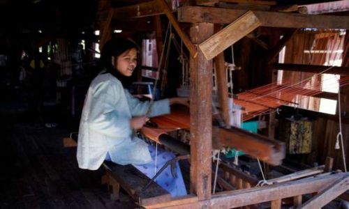 Zdjecie MYANMAR / Heho / Jezioro Inle / Tak powstaj jedwabne szale