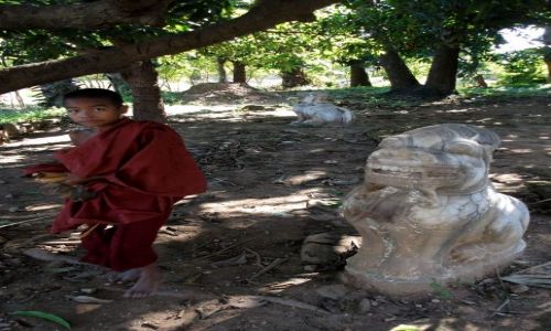 Zdjęcie MYANMAR / Mandalay / Ava / ... nowicjusz ...