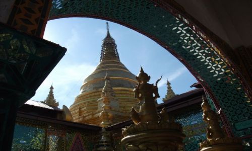 Zdjęcie MYANMAR / Mandalay / Mandalay, Mandalay Hill / ... pagoda na szczycie ....