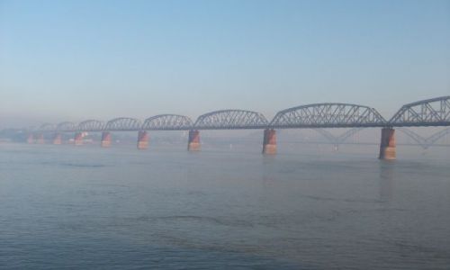 Zdjęcie MYANMAR / Aye Yarwaddy Riwer Mandalay - Pagan / Aye Yarwaddy Riwer, okolice Sagaing / ... mosty... tym razem widziane z wody ...