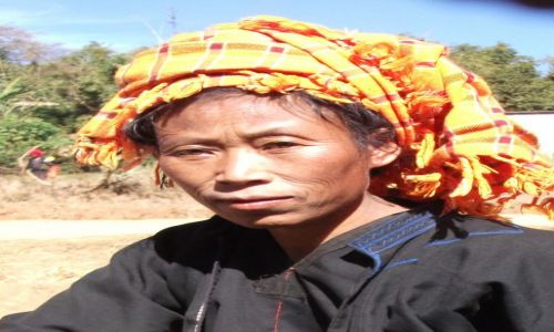 Zdjecie MYANMAR / Okolice jeziora Inle / gdzie pomidzy Kalaw a Nyaungshwe / ...... i charakterystyczne nakrycie gowy ...