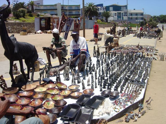 Zdjęcia: targ koło plaży, Swakopmund, Special price, my friend!!, NAMIBIA Zdjęcia: targ koło plaży, Swakopmund, Special price, my friend!!, NAMIBIA