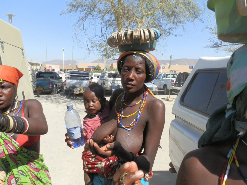Zdjęcia: Opuwo, Opuwo, Nie jest łatwo, NAMIBIA Zdjęcia: Opuwo, Opuwo, Nie jest łatwo, NAMIBIA