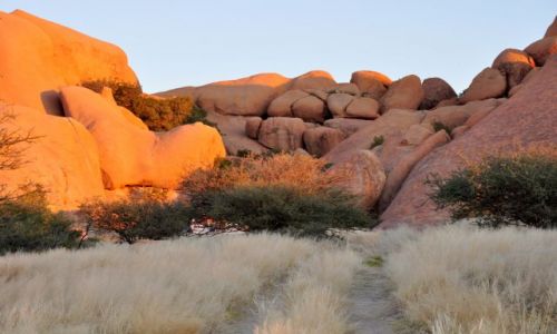 Zdjecie NAMIBIA / - / Spitzkoppe / Obozowisko