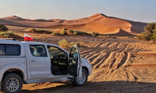 Zdjcie NAMIBIA / Pustynia Namib / Sossusvlei / Zachd soca w Deadvlei
