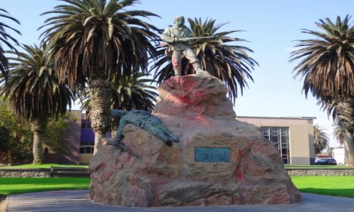 Zdjecie NAMIBIA / Windhoek / Jeden z gwnych placw stolicy Namibii / Haniebne Deutschland ber alles