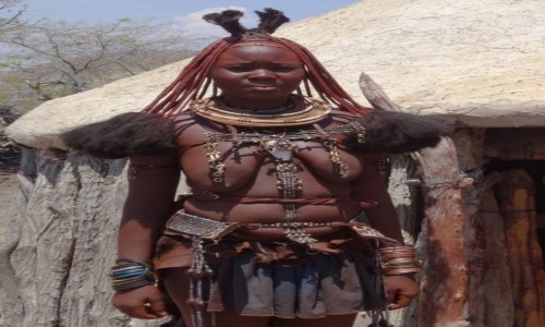Zdjcie NAMIBIA / Kaokoland / wioska Himba / Himba w codziennym 