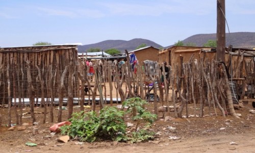 Zdjęcie NAMIBIA / Kunene / Centrum Opuwo / Opuwo, prawie centrum, tuż za supermarketem