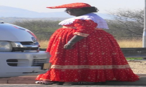 Zdjecie NAMIBIA / Kunene / na ulicy w Opuwo / Dumne Herrero