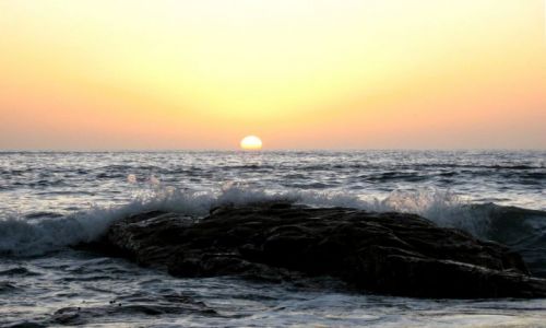 Zdjecie NAMIBIA / Swakopmund / plaża / wieczorna fala