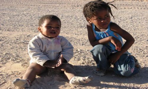 Zdjęcie NAMIBIA / Namib Naukluft  / Ganab Pan / opiekunka do dziecka