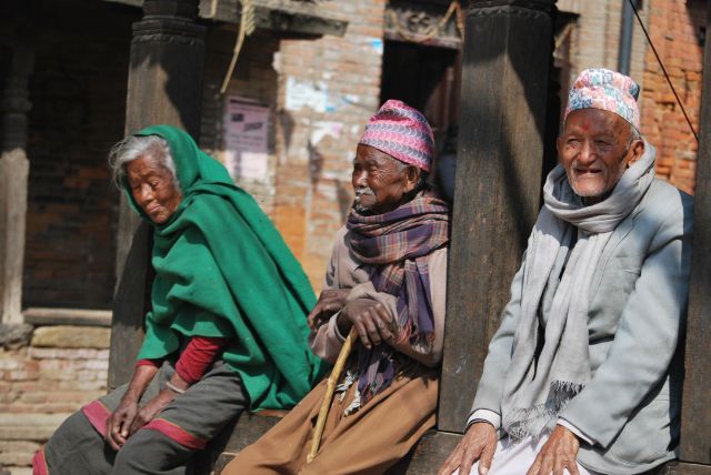 Zdjęcia: Katmandu, Katmandu, Wesołe jest życie staruszka, NEPAL Zdjęcia: Katmandu, Katmandu, Wesołe jest życie staruszka, NEPAL