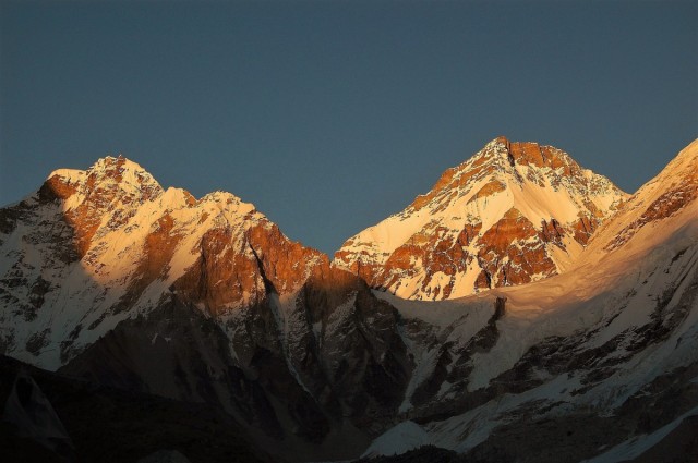 zdj-cia-prze-cz-lho-la-o-wicie-himalaje-mahalangur-himal-cie