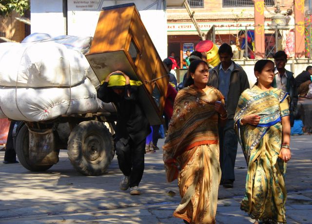 Zdjęcia: Kathmandu, Tragarz , NEPAL Zdjęcia: Kathmandu, Tragarz , NEPAL