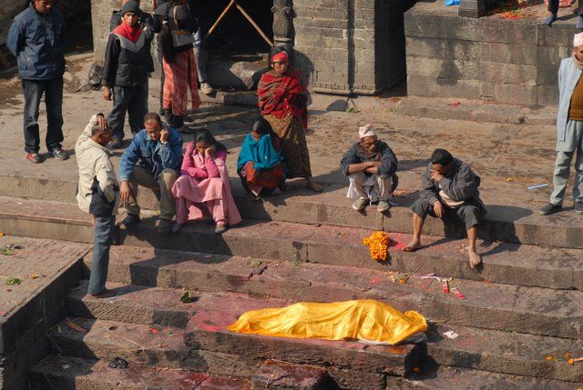 Zdjęcia: Kathmandu, Kathmandu valley, Pashupatinath temple - pochowek, NEPAL Zdjęcia: Kathmandu, Kathmandu valley, Pashupatinath temple - pochowek, NEPAL