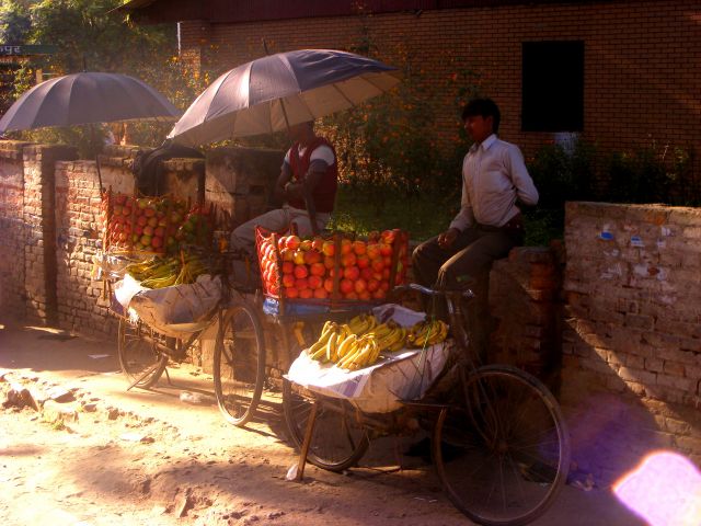 Zdjęcia: Bhaktapur, rowerowe stragany, NEPAL Zdjęcia: Bhaktapur, rowerowe stragany, NEPAL