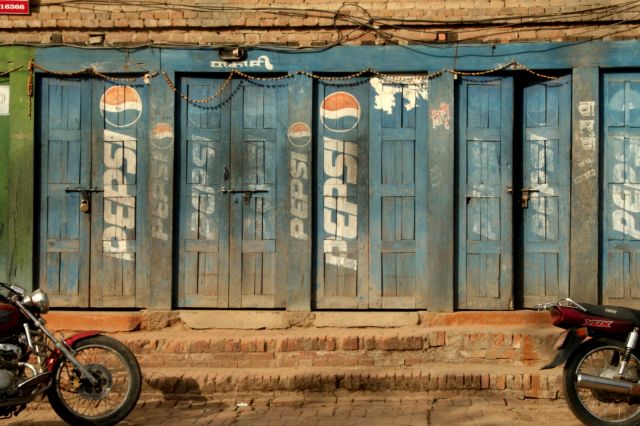 Zdjęcia: Bakhtapur, Pepsi Cola (dla równowagi), NEPAL Zdjęcia: Bakhtapur, Pepsi Cola (dla równowagi), NEPAL