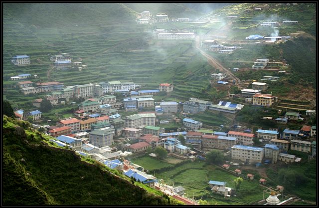 Zdjęcia: Namche Bazzar, narodowy park sagarmatha, radosc, NEPAL Zdjęcia: Namche Bazzar, narodowy park sagarmatha, radosc, NEPAL