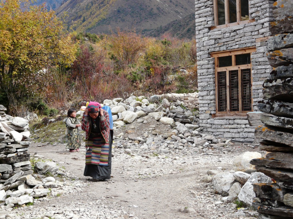 Zdjęcia: w wiosce Samagaun, Bez taryfy ulgowej..., NEPAL Zdjęcia: w wiosce Samagaun, Bez taryfy ulgowej..., NEPAL