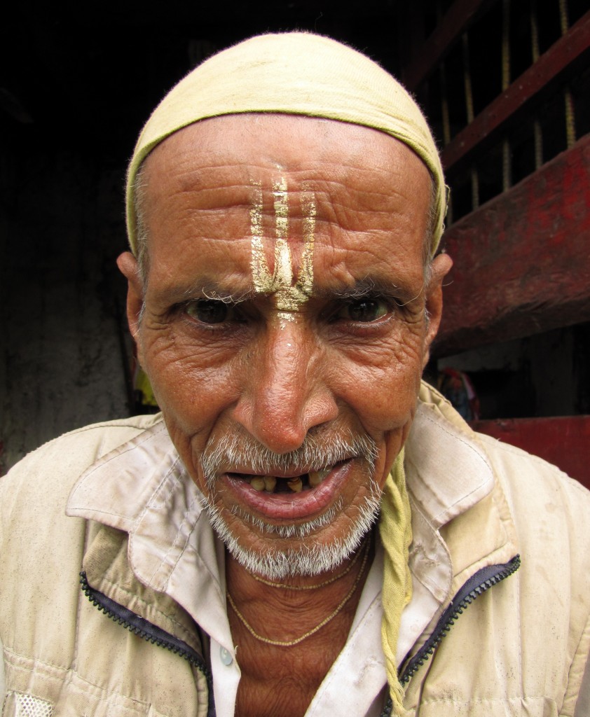 Zdjęcia: okolice Pokhary, Pokhara, Mężczyzna, NEPAL Zdjęcia: okolice Pokhary, Pokhara, Mężczyzna, NEPAL