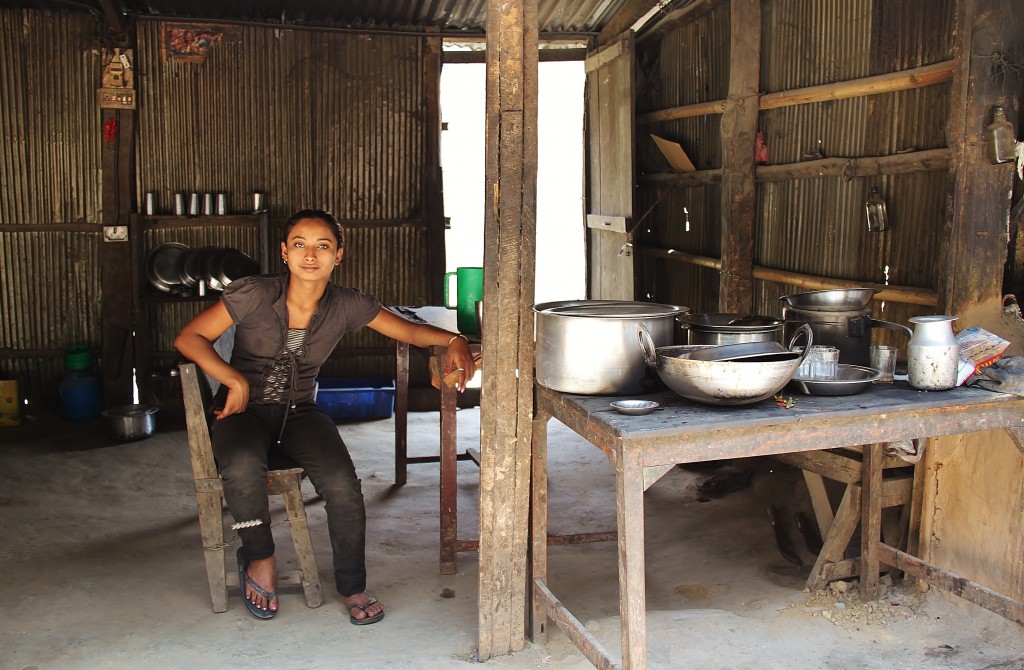 Zdjęcia: gdzieś po drodze, Knajpa..., NEPAL Zdjęcia: gdzieś po drodze, Knajpa..., NEPAL