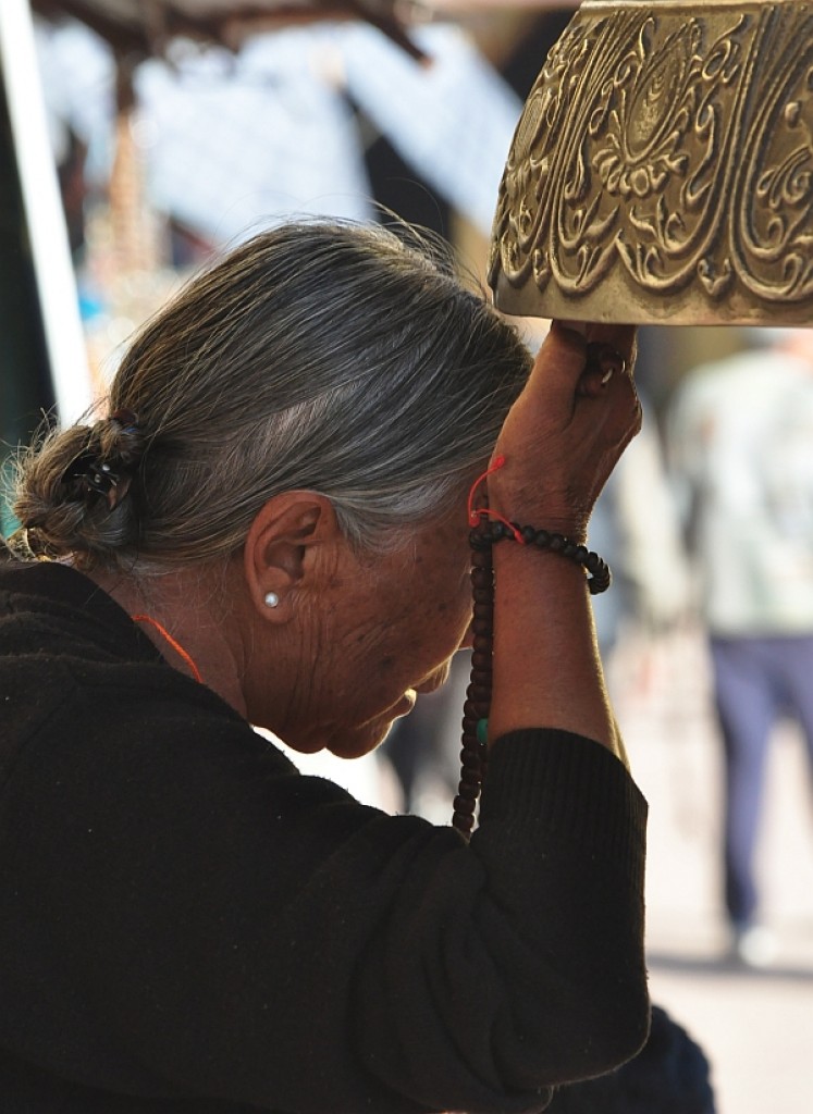 Zdjęcia: Bouddanath, Kathmandu, Przy dzwonie, NEPAL Zdjęcia: Bouddanath, Kathmandu, Przy dzwonie, NEPAL