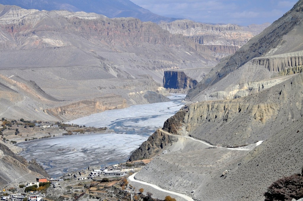 Zdjęcia: Kagbeni, Mustang, Kagbeni - brama Mustangu i rzeka KaliGandaki, NEPAL Zdjęcia: Kagbeni, Mustang, Kagbeni - brama Mustangu i rzeka KaliGandaki, NEPAL