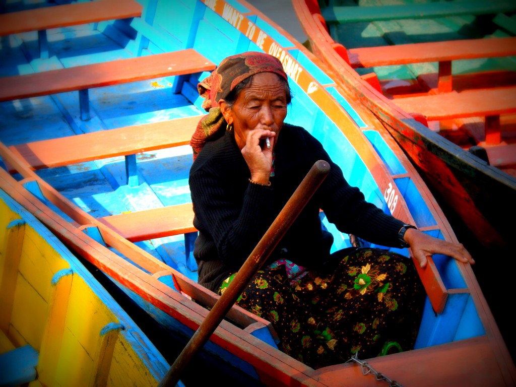 Zdjęcia: Pokhara, Pokhara jezioro, Błogostan, NEPAL Zdjęcia: Pokhara, Pokhara jezioro, Błogostan, NEPAL