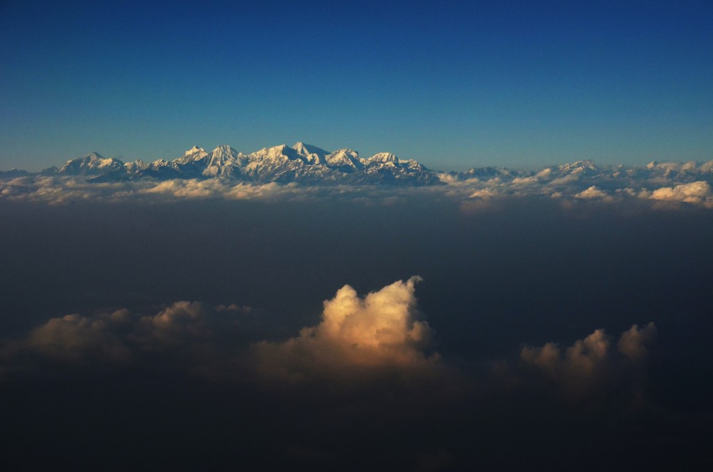 Zdjęcia: Nad Kathmandu, Centralny Nepal, Chmury czy góry?, NEPAL Zdjęcia: Nad Kathmandu, Centralny Nepal, Chmury czy góry?, NEPAL