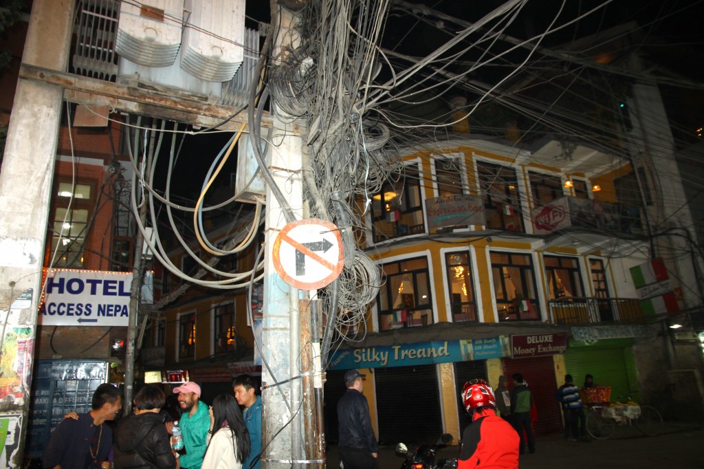 Zdjęcia: POKHARA, Kaski, elektryka!!!, NEPAL Zdjęcia: POKHARA, Kaski, elektryka!!!, NEPAL
