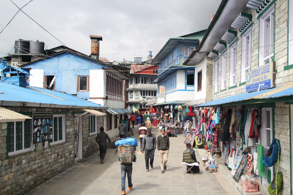 Zdjęcia: Lukla, Wschodni Nepal, A może zakupy?, NEPAL Zdjęcia: Lukla, Wschodni Nepal, A może zakupy?, NEPAL