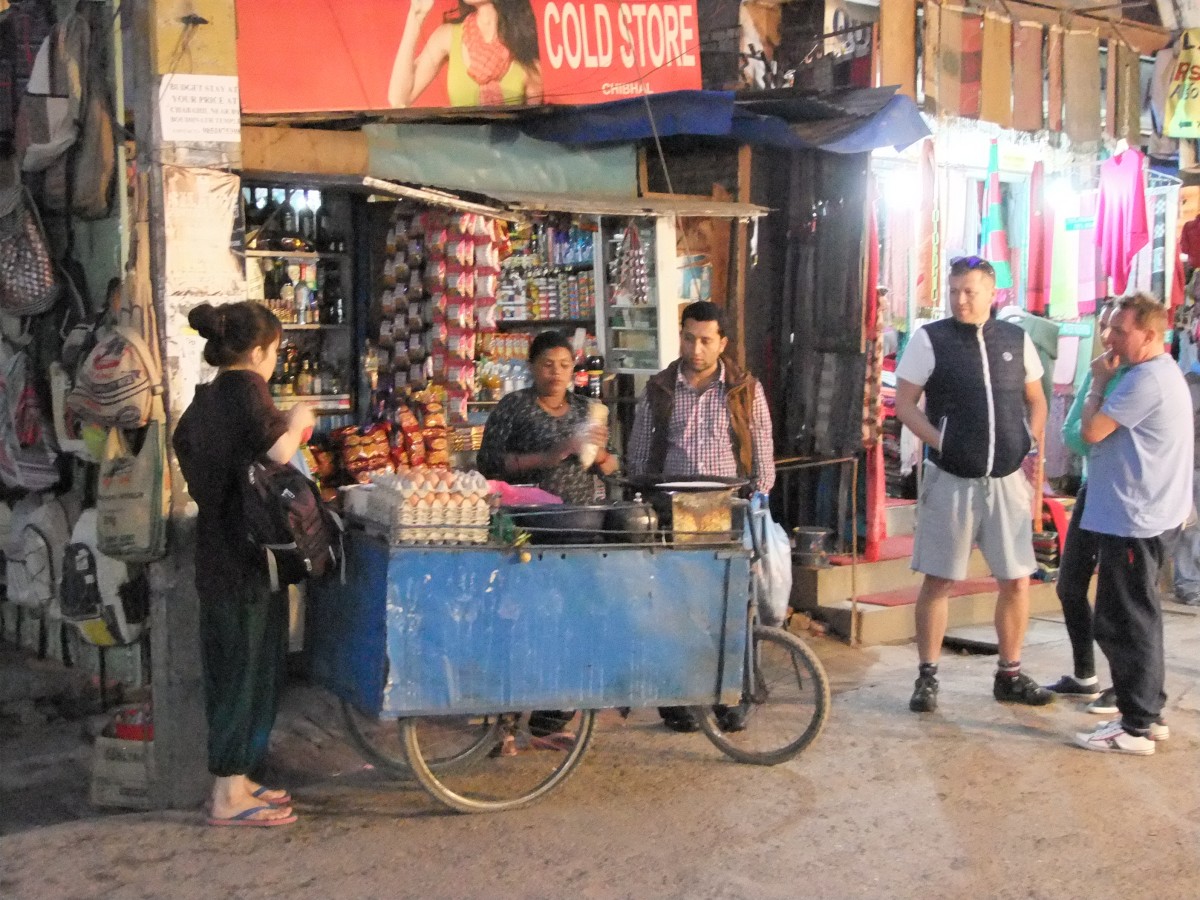 Zdjęcia: Thamel, Kathmandu, Kathmandu, Naleśniki z warzywami na miejscu, pycha!, NEPAL Zdjęcia: Thamel, Kathmandu, Kathmandu, Naleśniki z warzywami na miejscu, pycha!, NEPAL