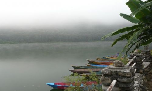 Zdjecie NEPAL / Pokhara / jezioro Pewa  / Poranna melancholia