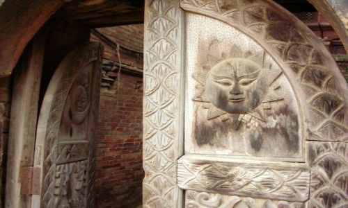Zdjecie NEPAL / Kathmandu / Patan / Drzwi
