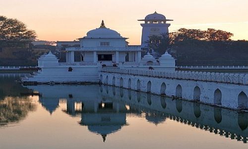 Zdjęcie NEPAL / Kathmandu / Kantipath / Rani Pokhari