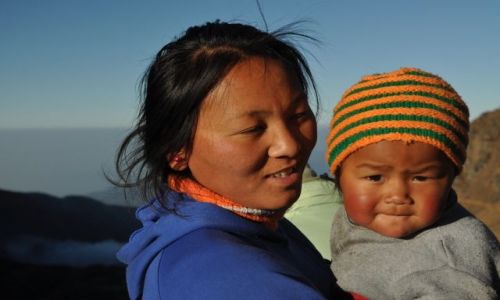 Zdjcie NEPAL / Gosaikunda / Gosaikunda / Sczesliwa mama