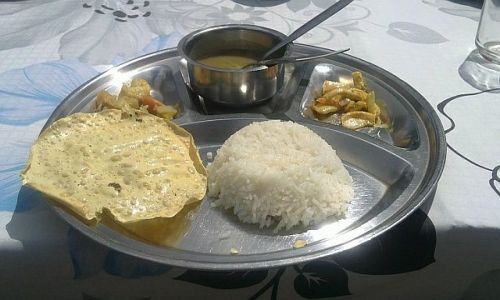 Zdjęcie NEPAL / Annapurna / na trekkingu / nepalski Dalbhat 01