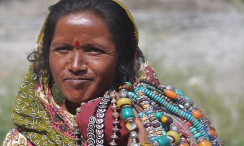 Zdjecie NEPAL / - / Kathmandu / Kobieta z bizteri