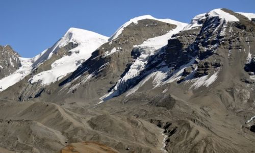 Zdjecie NEPAL / Thorung La / Thorung High Camp / trzy gry