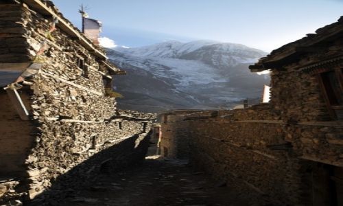 Zdjecie NEPAL / Manang / Manang / o zachodzie